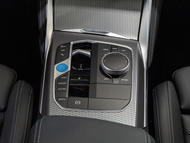 BMW i4 eDrive40 color Negro. Año 2025. 250KW(340CV). Eléctrico. En concesionario Oliva Motor Girona de Girona