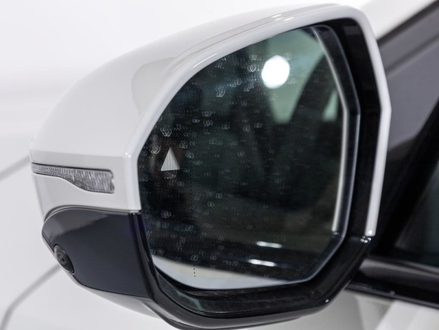 BMW i5 eDrive40 color Blanco. Año 2025. 250KW(340CV). Eléctrico. En concesionario Oliva Motor Girona de Girona