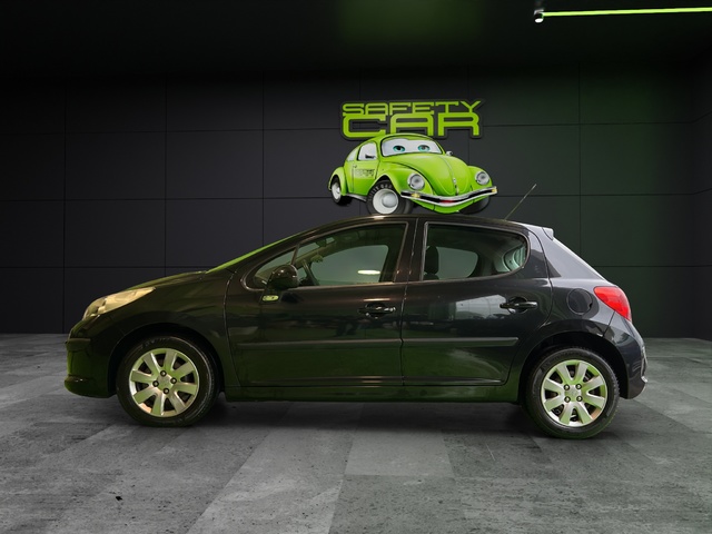 Peugeot 207 1.4i Confort 55 kW (75 CV)