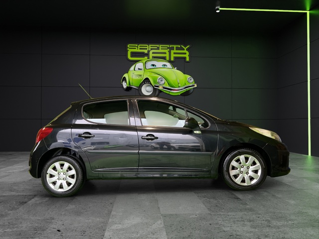 Peugeot 207 1.4i Confort 55 kW (75 CV)