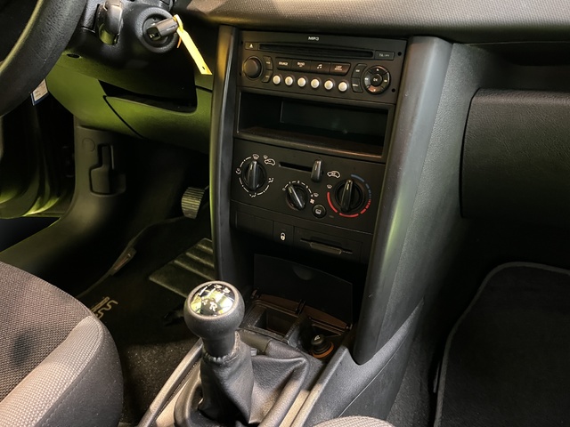 Peugeot 207 1.4i Confort 55 kW (75 CV)