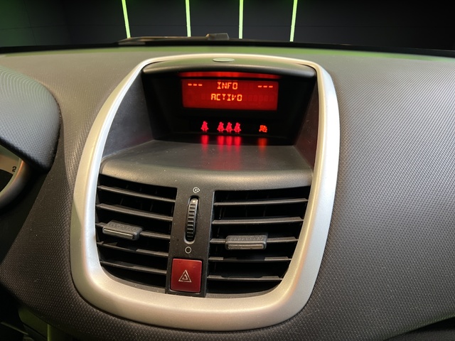 Peugeot 207 1.4i Confort 55 kW (75 CV)