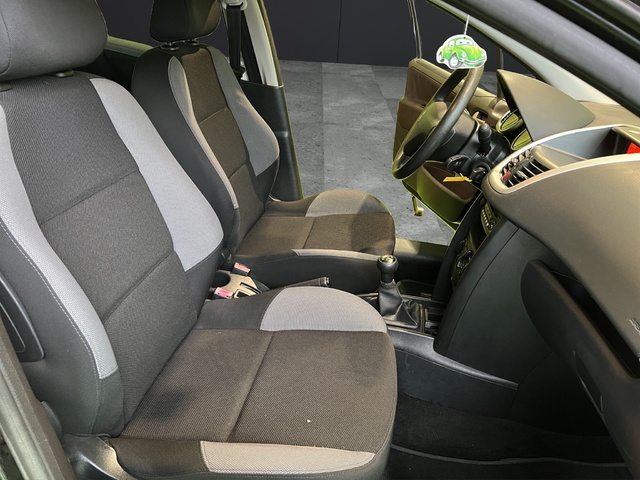 Peugeot 207 1.4i Confort 55 kW (75 CV)