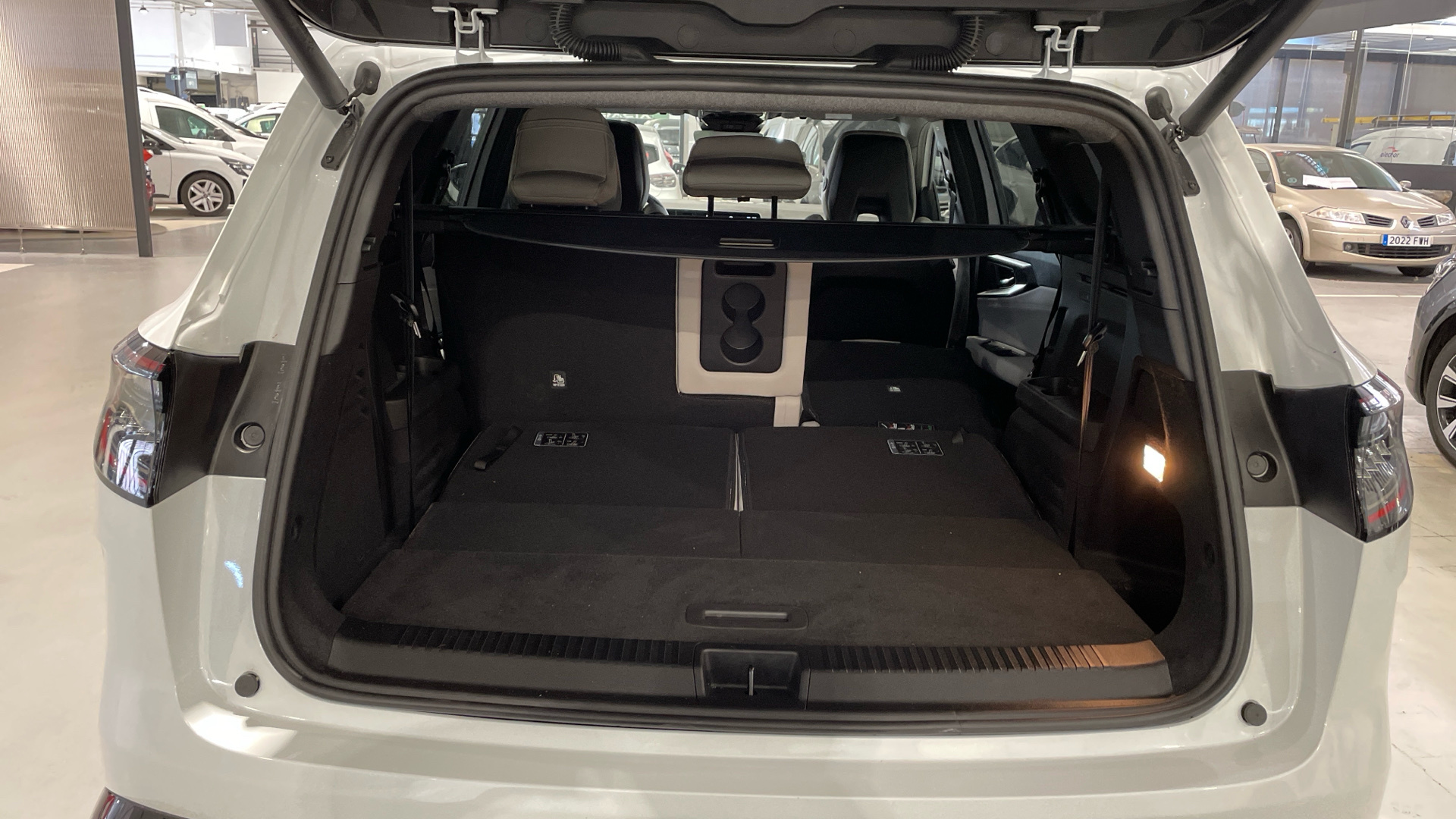 Renault Espace E-Tech 200 - 10