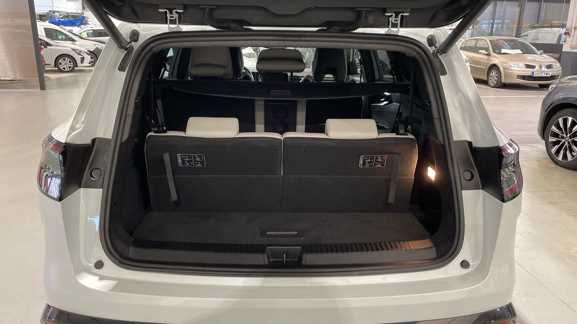 Renault Espace E-Tech 200 - 21