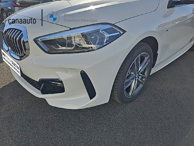 BMW Serie 1 118d color Blanco. Año 2024. 110KW(150CV). Diésel. En concesionario TACO de Sta. C. Tenerife