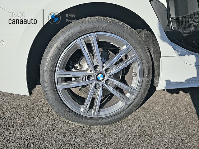 BMW Serie 1 118d color Blanco. Año 2024. 110KW(150CV). Diésel. En concesionario TACO de Sta. C. Tenerife