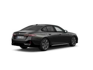 Fotos de BMW Serie 5 530e color Gris. Año 2024. 220KW(299CV). Híbrido Electro/Gasolina. En concesionario Movilnorte El Carralero de Madrid