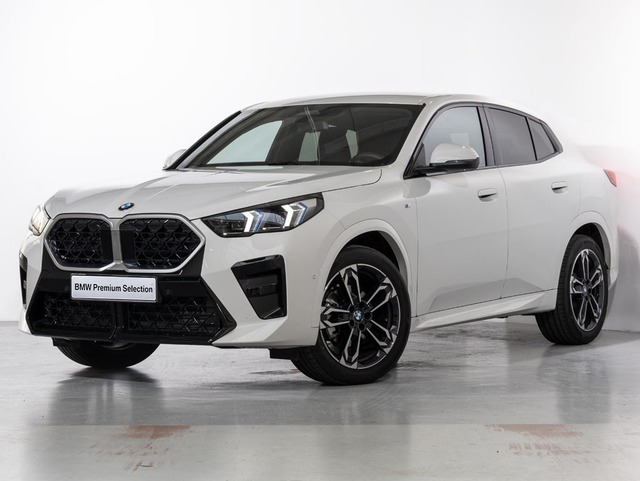 BMW X2 sDrive18d color Blanco. Año 2024. 110KW(150CV). Diésel. En concesionario Oliva Motor Girona de Girona