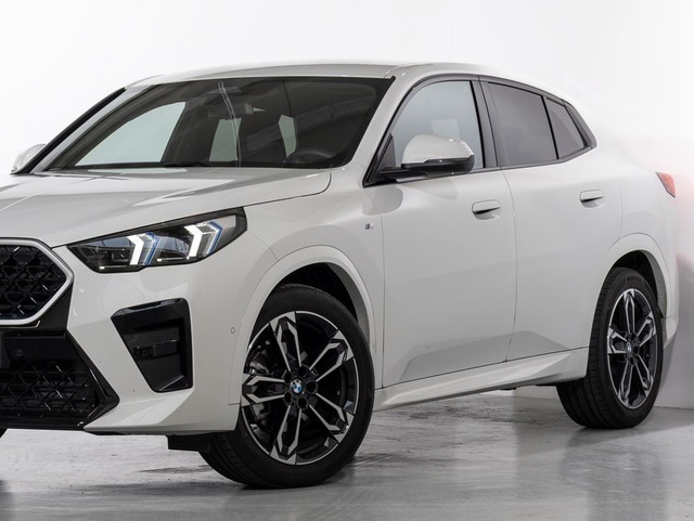 BMW X2 sDrive18d color Blanco. Año 2024. 110KW(150CV). Diésel. En concesionario Oliva Motor Girona de Girona