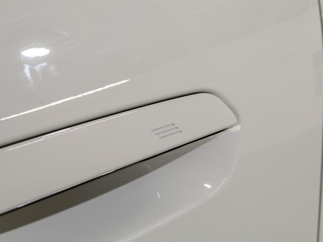 BMW X2 sDrive18d color Blanco. Año 2024. 110KW(150CV). Diésel. En concesionario Oliva Motor Girona de Girona