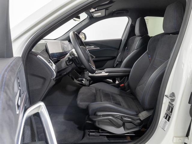BMW X2 sDrive18d color Blanco. Año 2024. 110KW(150CV). Diésel. En concesionario Oliva Motor Girona de Girona