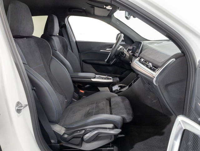BMW X2 sDrive18d color Blanco. Año 2024. 110KW(150CV). Diésel. En concesionario Oliva Motor Girona de Girona