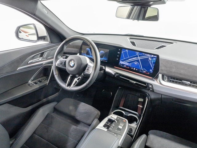 BMW X2 sDrive18d color Blanco. Año 2024. 110KW(150CV). Diésel. En concesionario Oliva Motor Girona de Girona