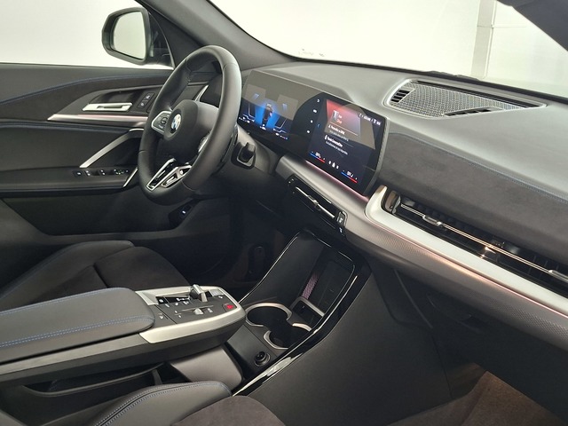 BMW X2 sDrive20d color Negro. Año 2025. 120KW(163CV). Diésel. En concesionario Automoviles Bertolin S.L. de Valencia
