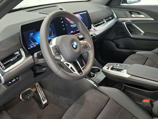 BMW X2 sDrive20d color Negro. Año 2025. 120KW(163CV). Diésel. En concesionario Automoviles Bertolin S.L. de Valencia