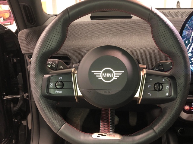 fotoG 10 del MINI MINI 3 Puertas Cooper SE 160 kW (218 CV) 218cv Eléctrico del 2024 en Madrid
