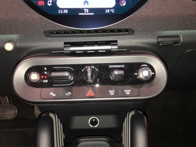 fotoG 16 del MINI MINI 3 Puertas Cooper SE 160 kW (218 CV) 218cv Eléctrico del 2024 en Madrid