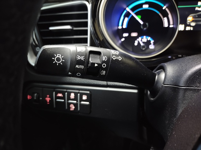 Foto 16 Kia XCeed 1.6 GDi PHEV eDrive 104 kW (141 CV)