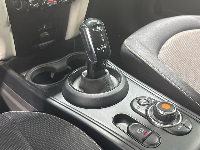 fotoG 12 del MINI MINI Countryman Cooper 100 kW (136 CV) 136cv Gasolina del 2020 en Madrid