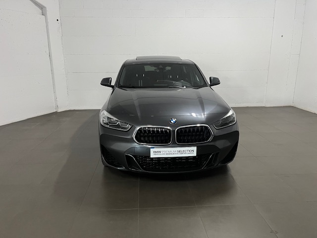 BMW X2 xDrive25e color Gris. Año 2021. 162KW(220CV). Eléctrico. En concesionario Amiocar S.A. de Coruña