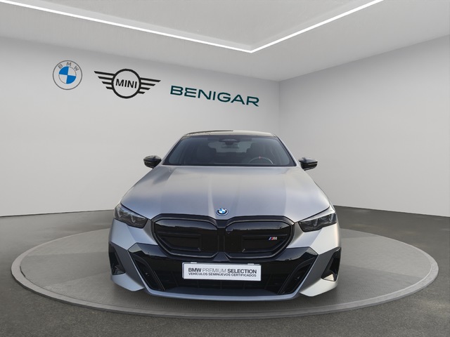 BMW i5 M60 color Gris. Año 2025. 442KW(601CV). Eléctrico. En concesionario GANDIA Automoviles Fersan, S.A. de Valencia