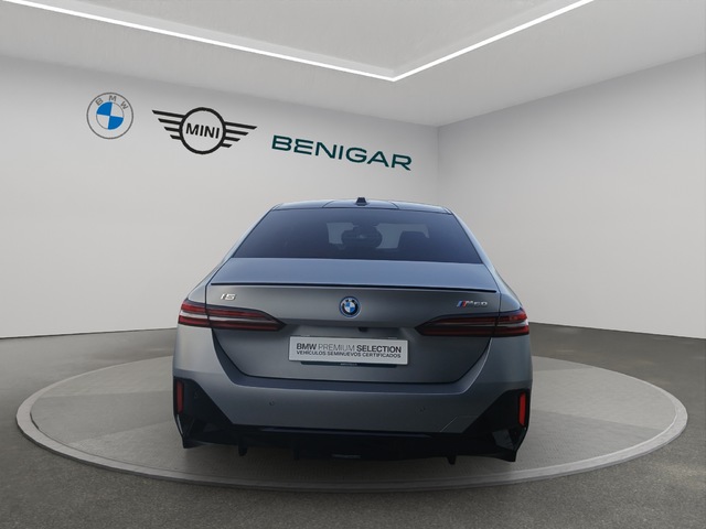 BMW i5 M60 color Gris. Año 2025. 442KW(601CV). Eléctrico. En concesionario GANDIA Automoviles Fersan, S.A. de Valencia