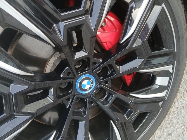 BMW i5 M60 color Gris. Año 2025. 442KW(601CV). Eléctrico. En concesionario GANDIA Automoviles Fersan, S.A. de Valencia