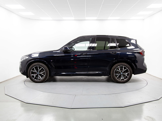 BMW X3 xDrive20d color Negro. Año 2022. 140KW(190CV). Diésel. En concesionario Móvil Begar Alicante de Alicante