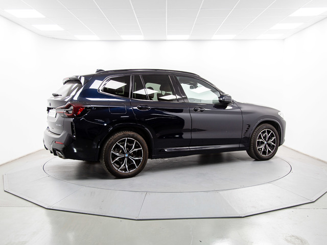 BMW X3 xDrive20d color Negro. Año 2022. 140KW(190CV). Diésel. En concesionario Móvil Begar Alicante de Alicante