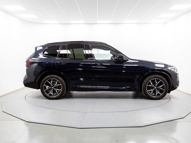 BMW X3 xDrive20d color Negro. Año 2022. 140KW(190CV). Diésel. En concesionario Móvil Begar Alicante de Alicante