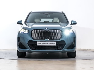 Fotos de BMW iX1 eDrive20 color Verde. Año 2024. 150KW(204CV). Eléctrico. En concesionario Oliva Motor Tarragona de Tarragona
