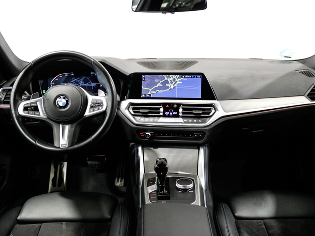 BMW Serie 4 420d Gran Coupe color Gris. Año 2022. 140KW(190CV). Diésel. En concesionario Barcelona Premium -- GRAN VIA de Barcelona