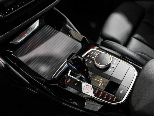 BMW X4 xDrive20d color Blanco. Año 2025. 140KW(190CV). Diésel. En concesionario Barcelona Premium -- GRAN VIA de Barcelona