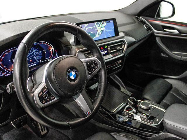 BMW X4 xDrive20d color Blanco. Año 2025. 140KW(190CV). Diésel. En concesionario Barcelona Premium -- GRAN VIA de Barcelona