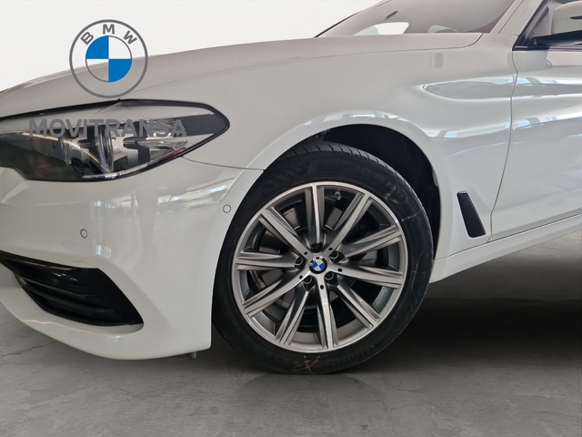 BMW Serie 5 520i color Blanco. Año 2020. 135KW(184CV). Gasolina. En concesionario Movitransa Cars Huelva de Huelva