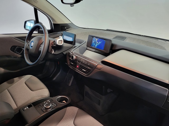 BMW i3 120Ah color Azul. Año 2022. 125KW(170CV). Eléctrico. En concesionario Movitransa Cars Huelva de Huelva