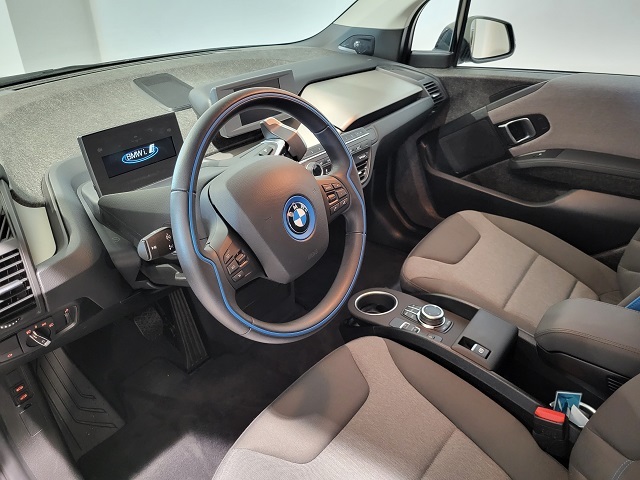 BMW i3 120Ah color Azul. Año 2022. 125KW(170CV). Eléctrico. En concesionario Movitransa Cars Huelva de Huelva