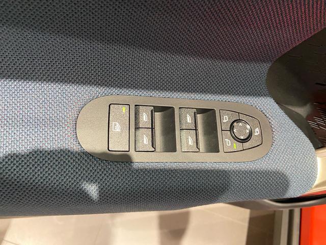 fotoG 31 del MINI MINI Aceman SE 160 kW (218 CV) 218cv Eléctrico del 2024 en Almería