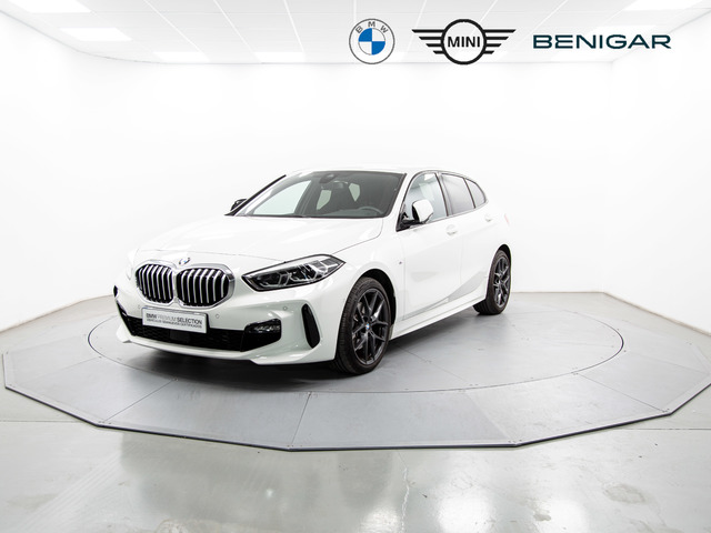 BMW Serie 1 118d color Blanco. Año 2023. 110KW(150CV). Diésel. En concesionario Móvil Begar Alicante de Alicante
