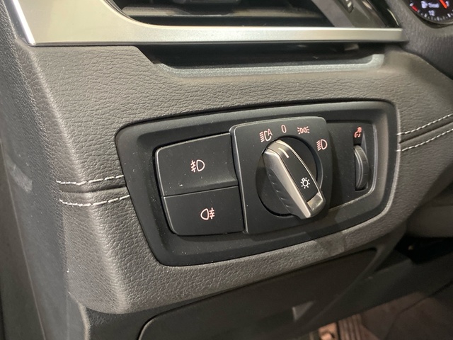 BMW X2 sDrive18d color Gris. Año 2018. 110KW(150CV). Diésel. En concesionario Burgocar (Bmw y Mini) de Burgos