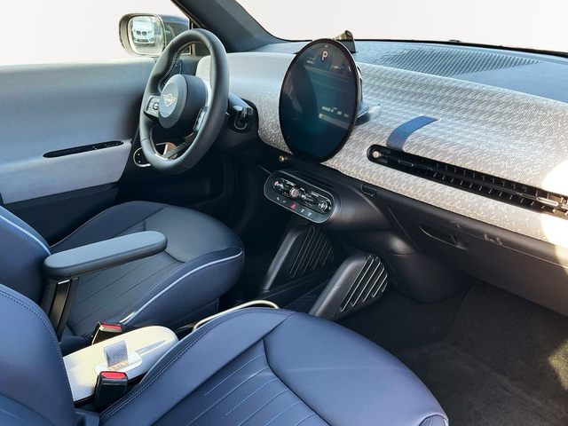 fotoG 7 del MINI MINI 3 Puertas Cooper SE 160 kW (218 CV) 218cv Eléctrico del 2025 en Murcia