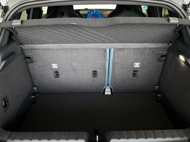 fotoG 16 del MINI MINI Aceman SE 160 kW (218 CV) 218cv Eléctrico del 2025 en Murcia