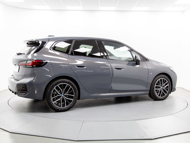 BMW Serie 2 218d Active Tourer color Gris. Año 2024. 110KW(150CV). Diésel. En concesionario Móvil Begar Alicante de Alicante