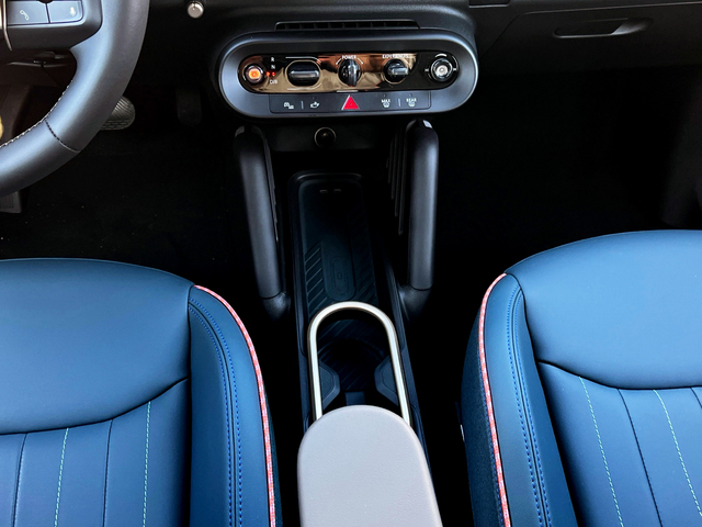 fotoG 13 del MINI MINI Aceman SE 160 kW (218 CV) 218cv Eléctrico del 2025 en Murcia