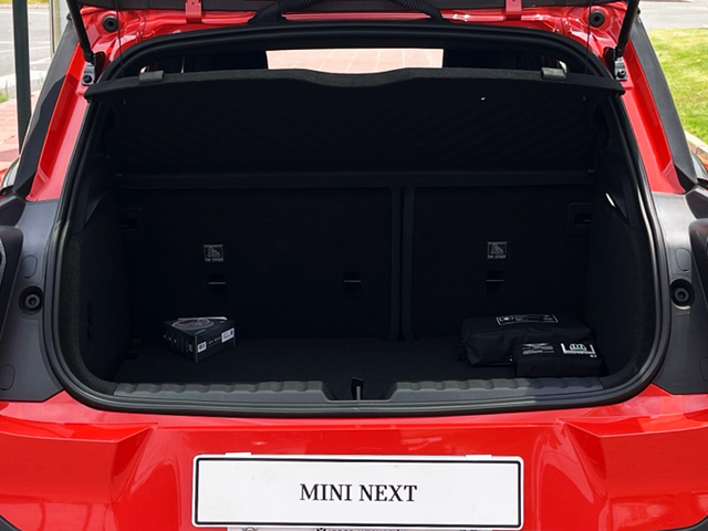 fotoG 16 del MINI MINI Aceman SE 160 kW (218 CV) 218cv Eléctrico del 2025 en Murcia
