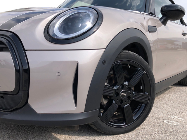 fotoG 5 del MINI MINI Cabrio Cooper 100 kW (136 CV) 136cv Gasolina del 2024 en Madrid