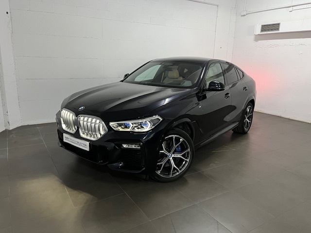 BMW X6 xDrive30d color Negro. Año 2021. 210KW(286CV). Diésel. En concesionario Amiocar S.A. de Coruña