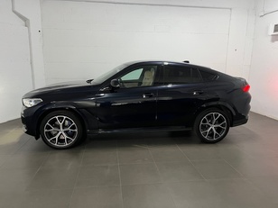 Fotos de BMW X6 xDrive30d color Negro. Año 2021. 210KW(286CV). Diésel. En concesionario Amiocar S.A. de Coruña