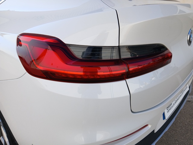 BMW X4 xDrive20d color Blanco. Año 2021. 140KW(190CV). Diésel. En concesionario GANDIA Automoviles Fersan, S.A. de Valencia